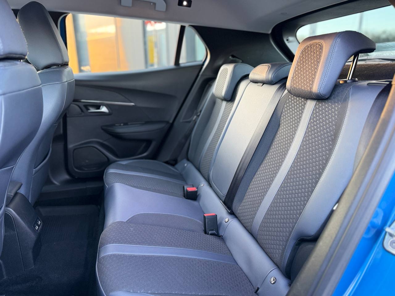 Фото - Peugeot e-2008 #8