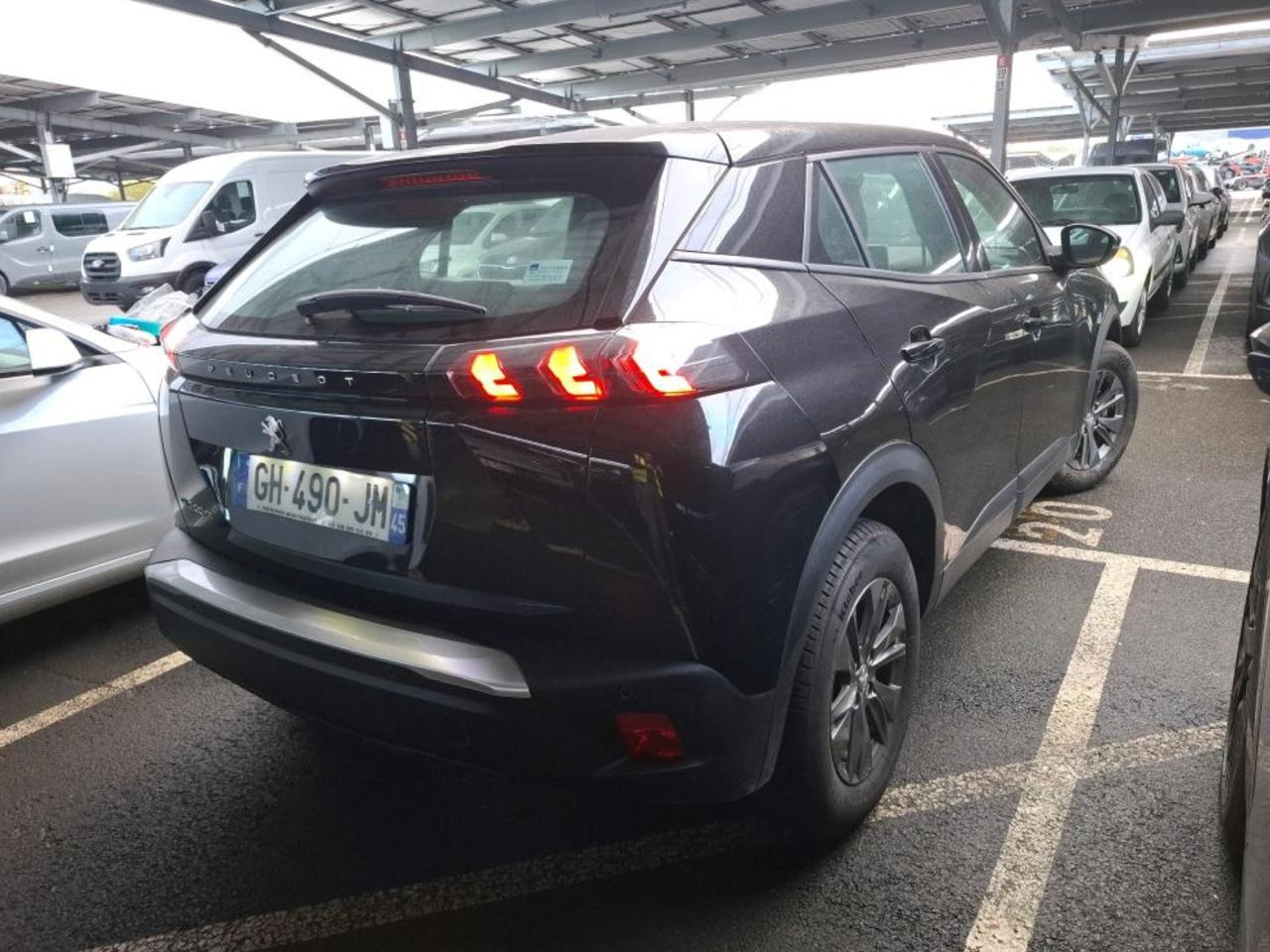 Фото - Peugeot e-2008 #3