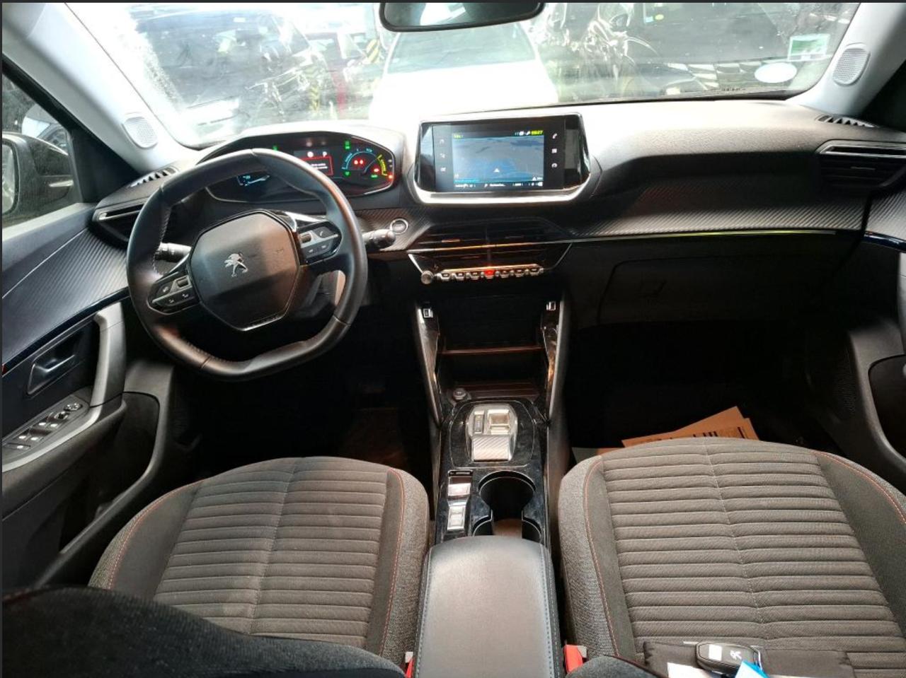 Фото - Peugeot e-2008 #6