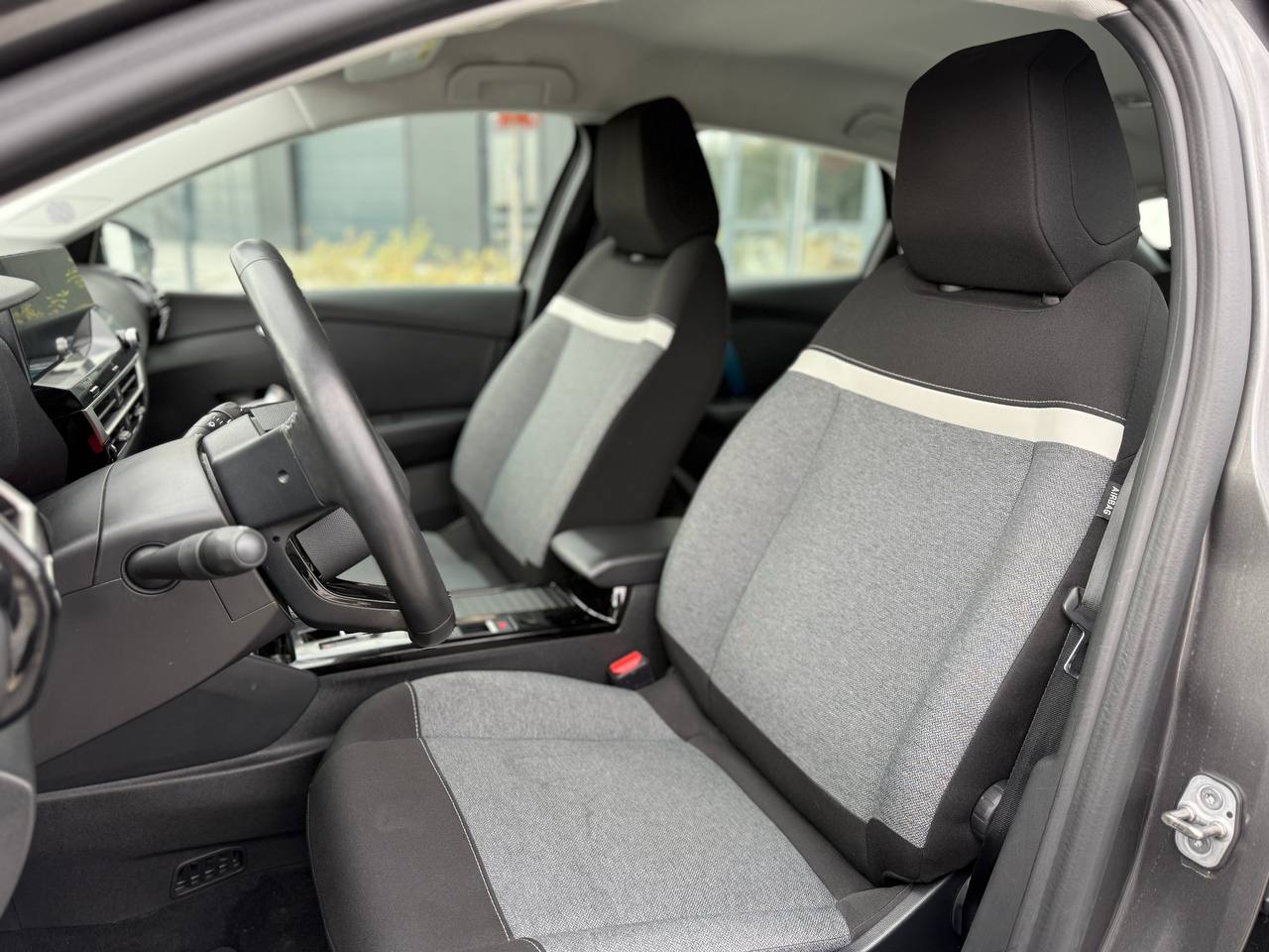 Фото - Citroen e-C4 #4