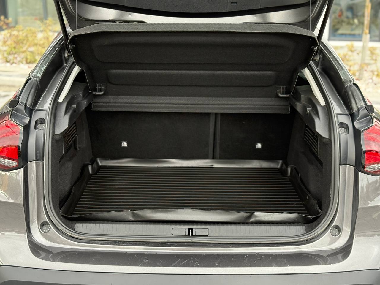 Фото - Citroen e-C4 #10