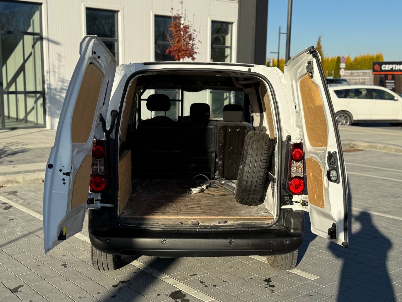 Фото - Peugeot Partner #9