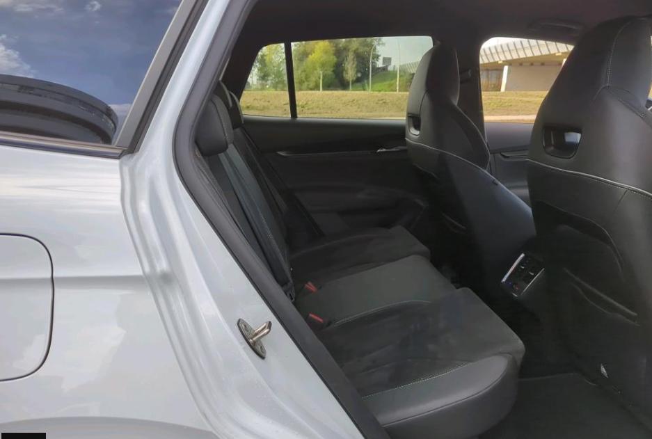 Фото - Skoda Enyaq #7