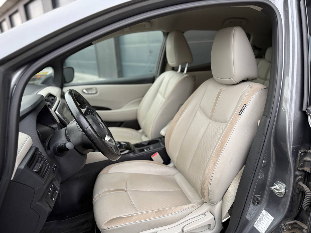 Фото - Nissan Leaf #9