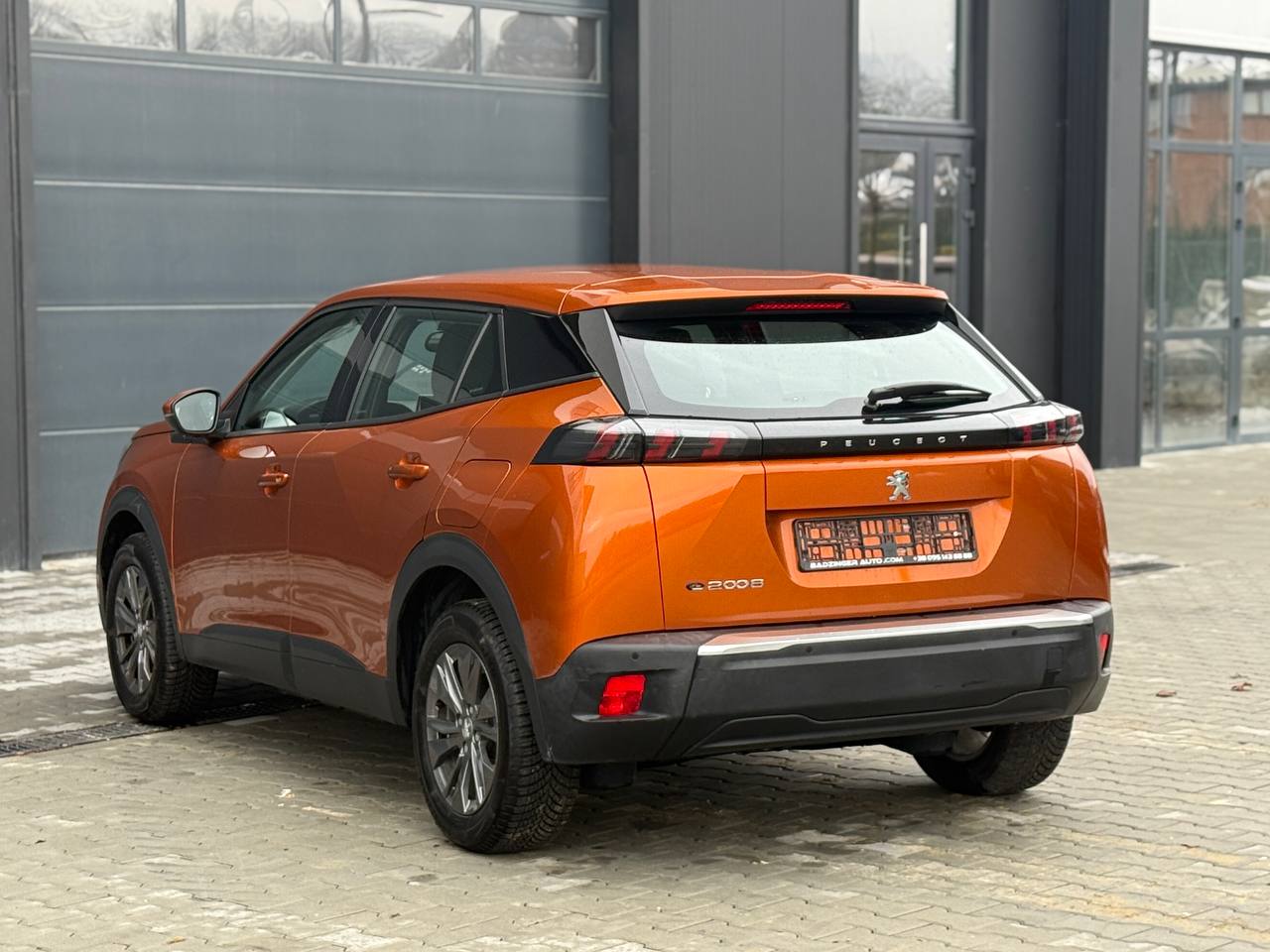 Фото - Peugeot e-2008 #6