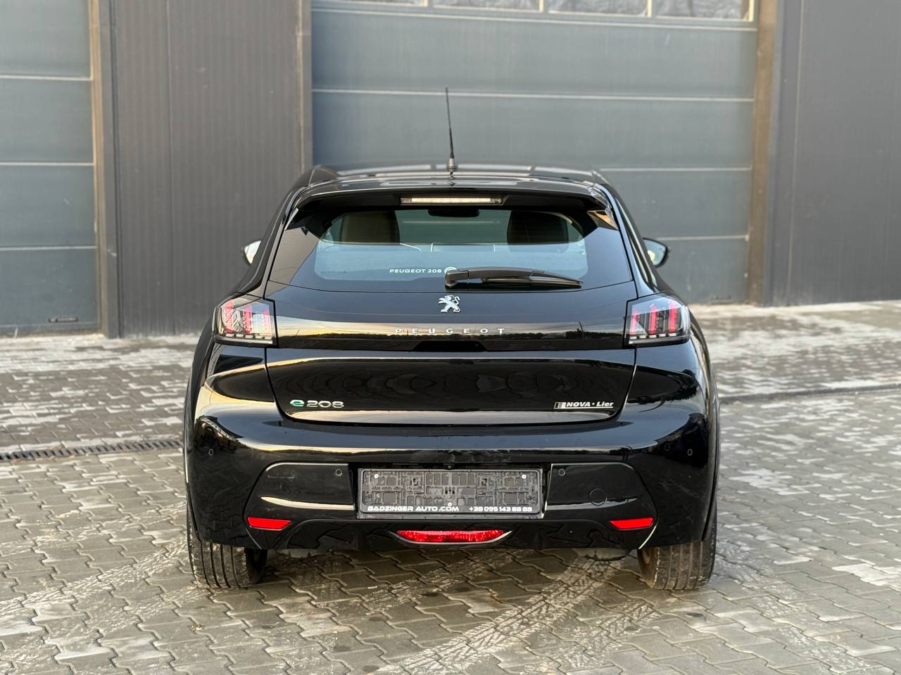 Фото - Peugeot e-208 #6