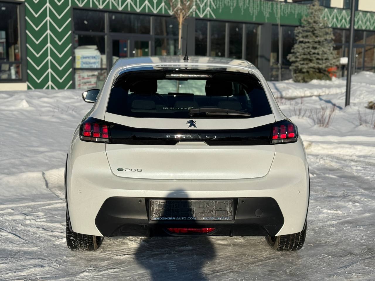 Фото - Peugeot e-208 #5