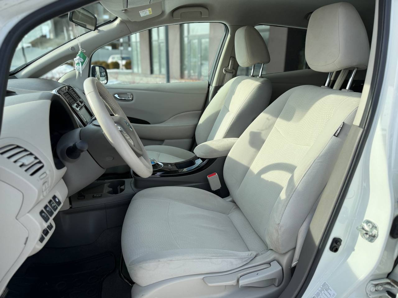 Фото - Nissan Leaf #8