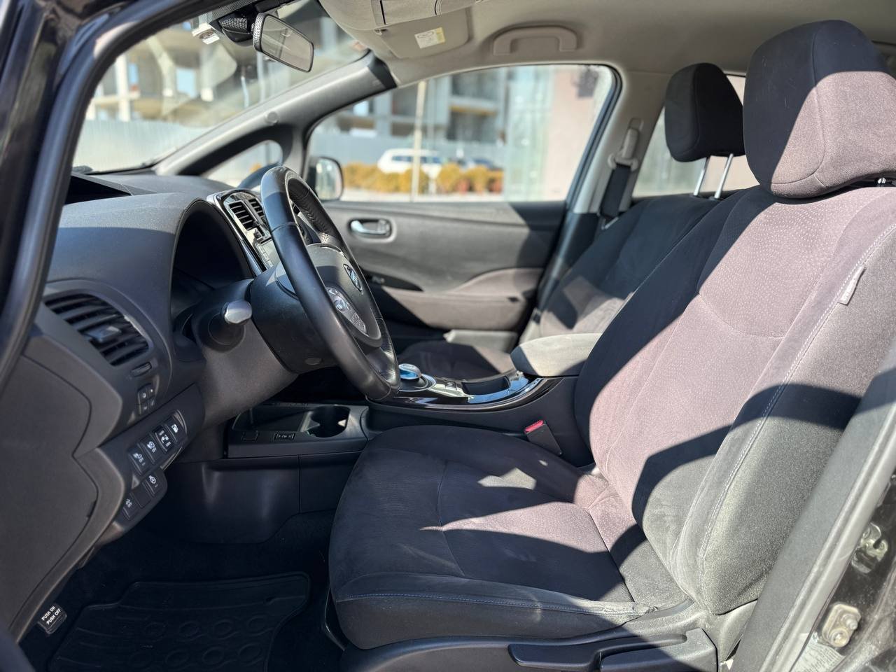 Фото - Nissan Leaf #9