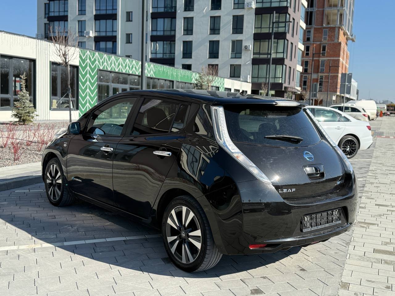 Фото - Nissan Leaf #6