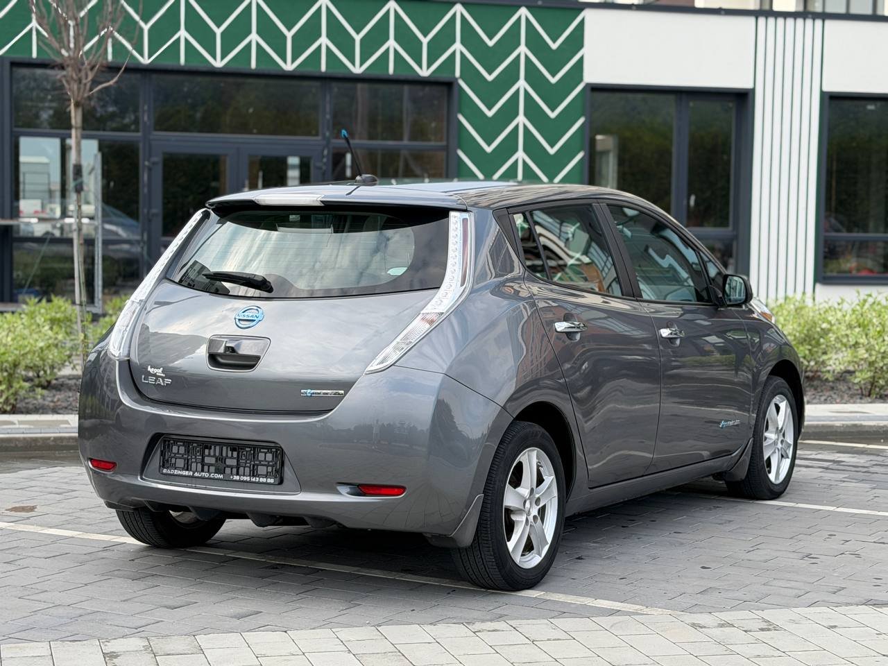 Фото - Nissan Leaf #4