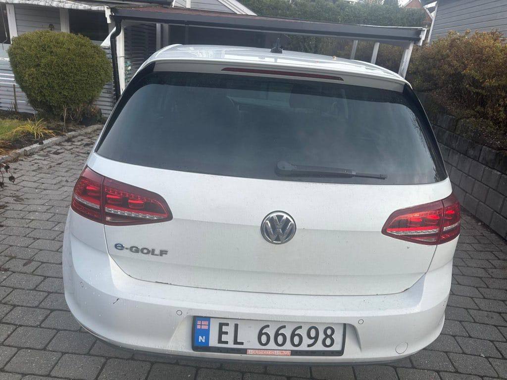 Фото - Volkswagen E-Golf #5
