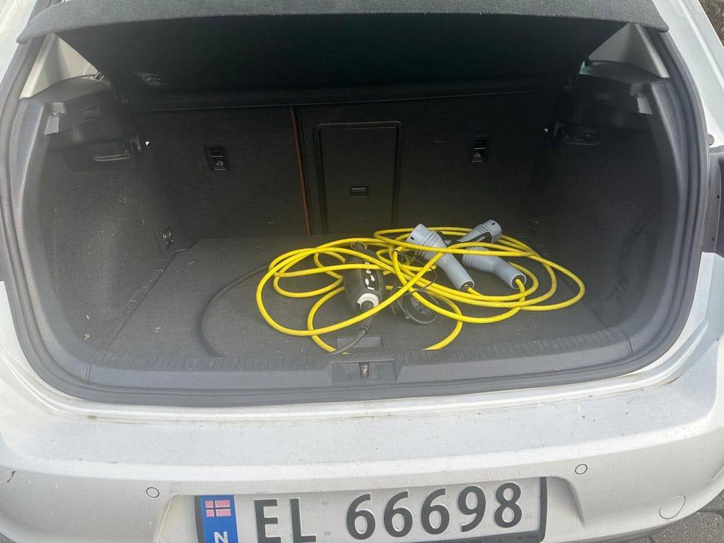 Фото - Volkswagen E-Golf #9