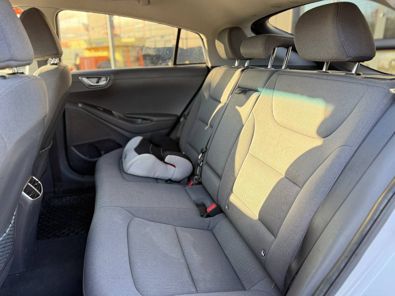 Фото - Hyundai Ioniq #9