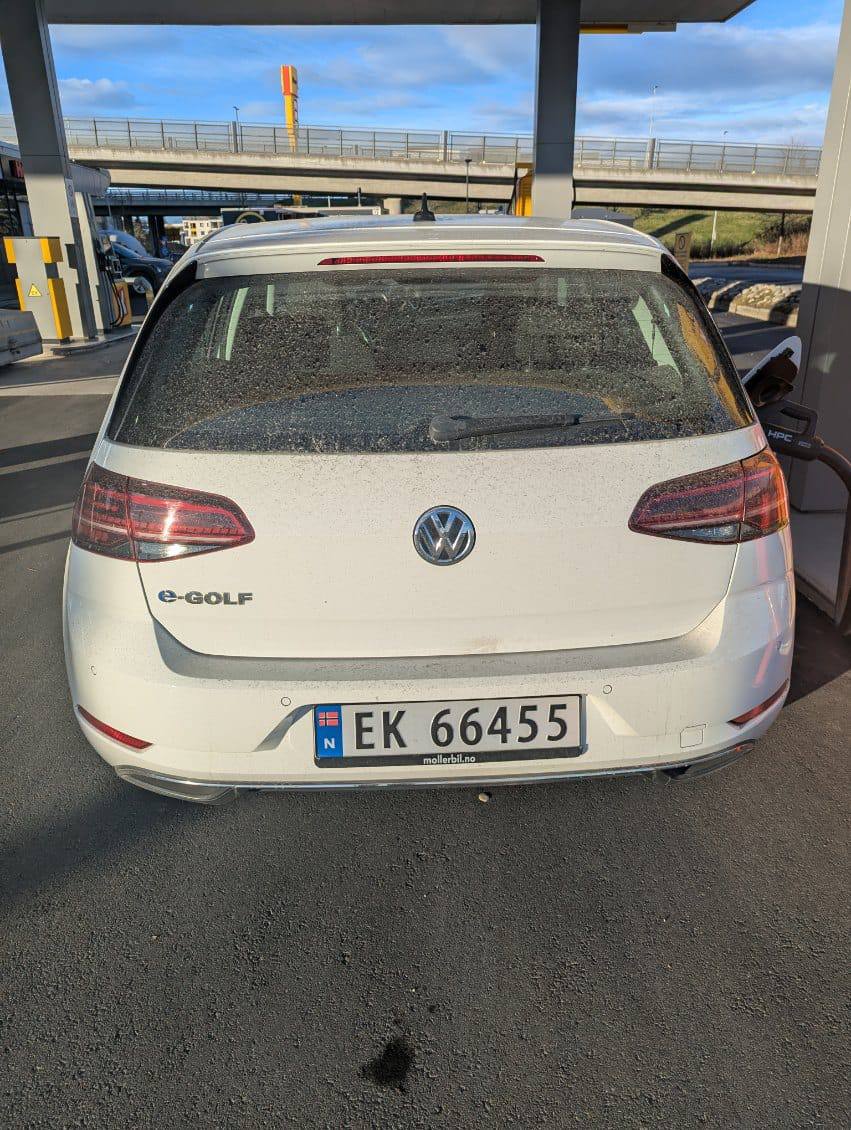 Фото - Volkswagen E-Golf #5