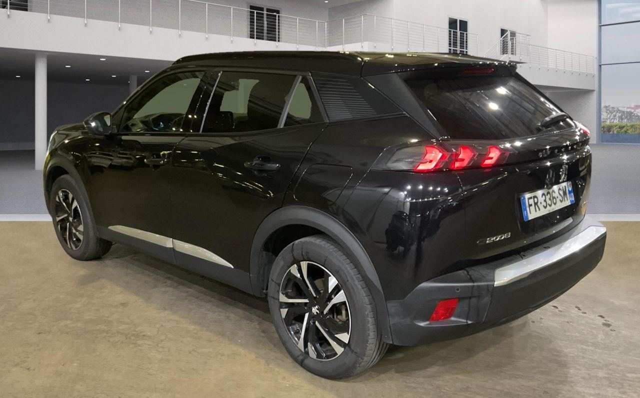 Фото - Peugeot e-2008 #4