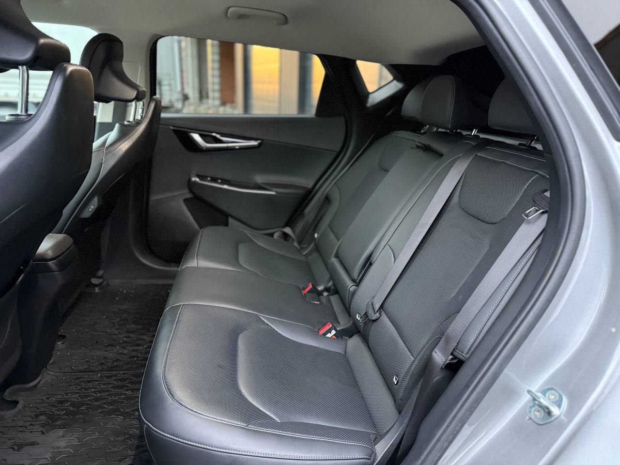 Фото - Kia EV6 #10