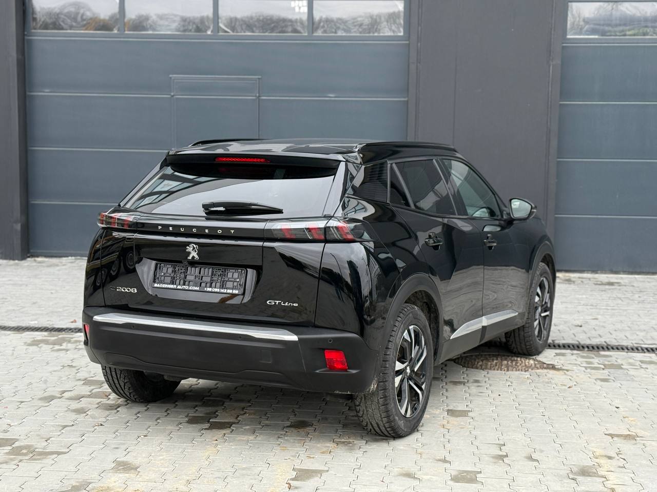 Фото - Peugeot e-2008 #6