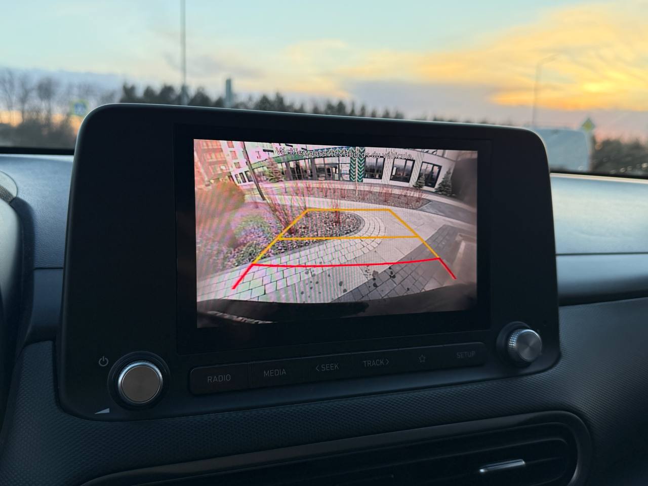 Фото - Hyundai Kona #11