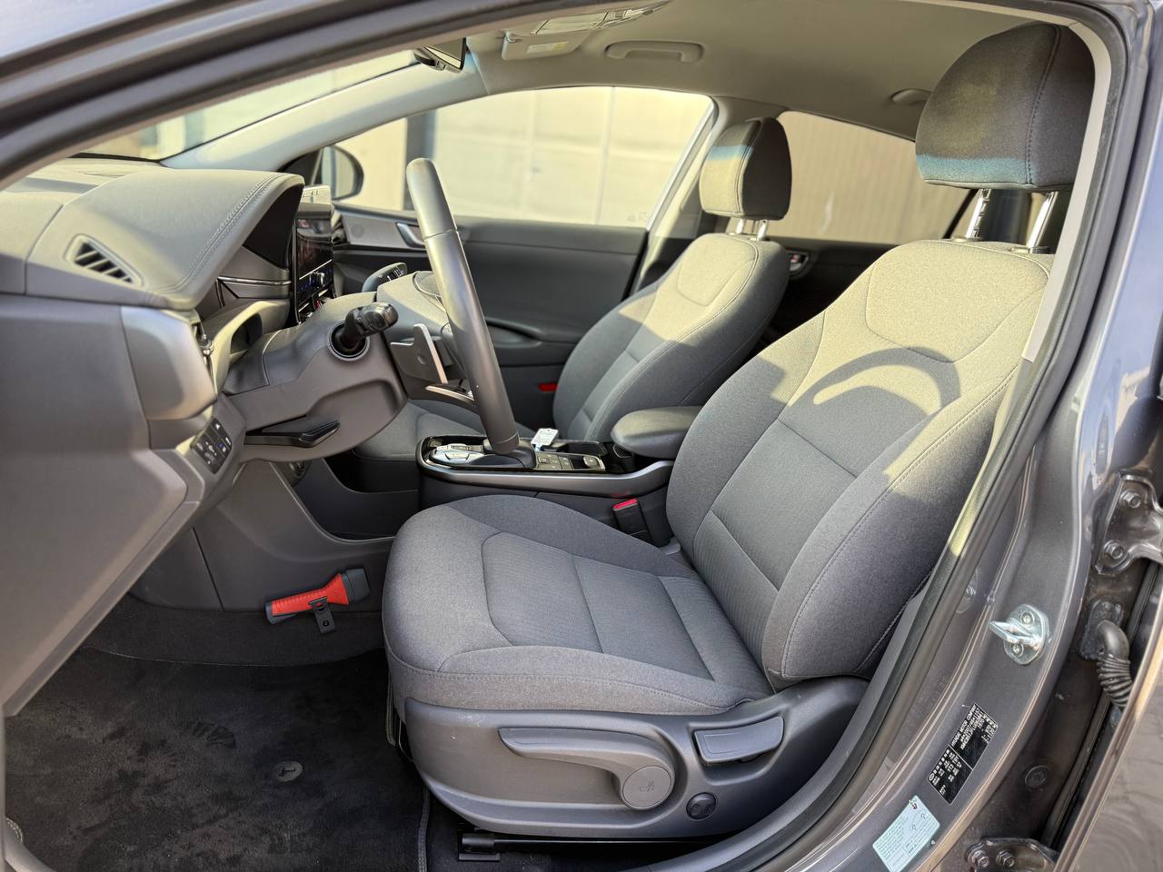 Фото - Hyundai IONIQ #8