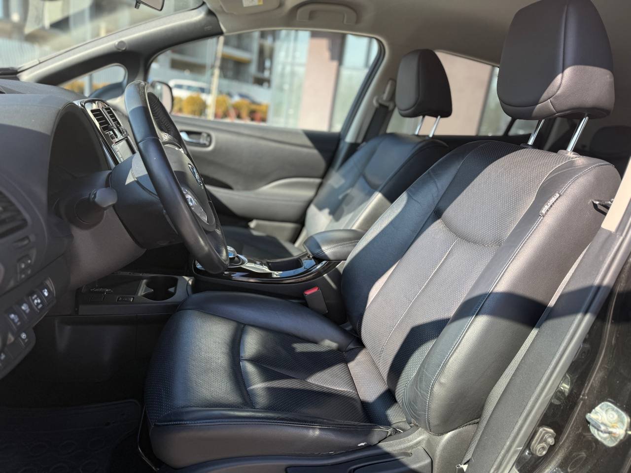 Фото - Nissan Leaf #8