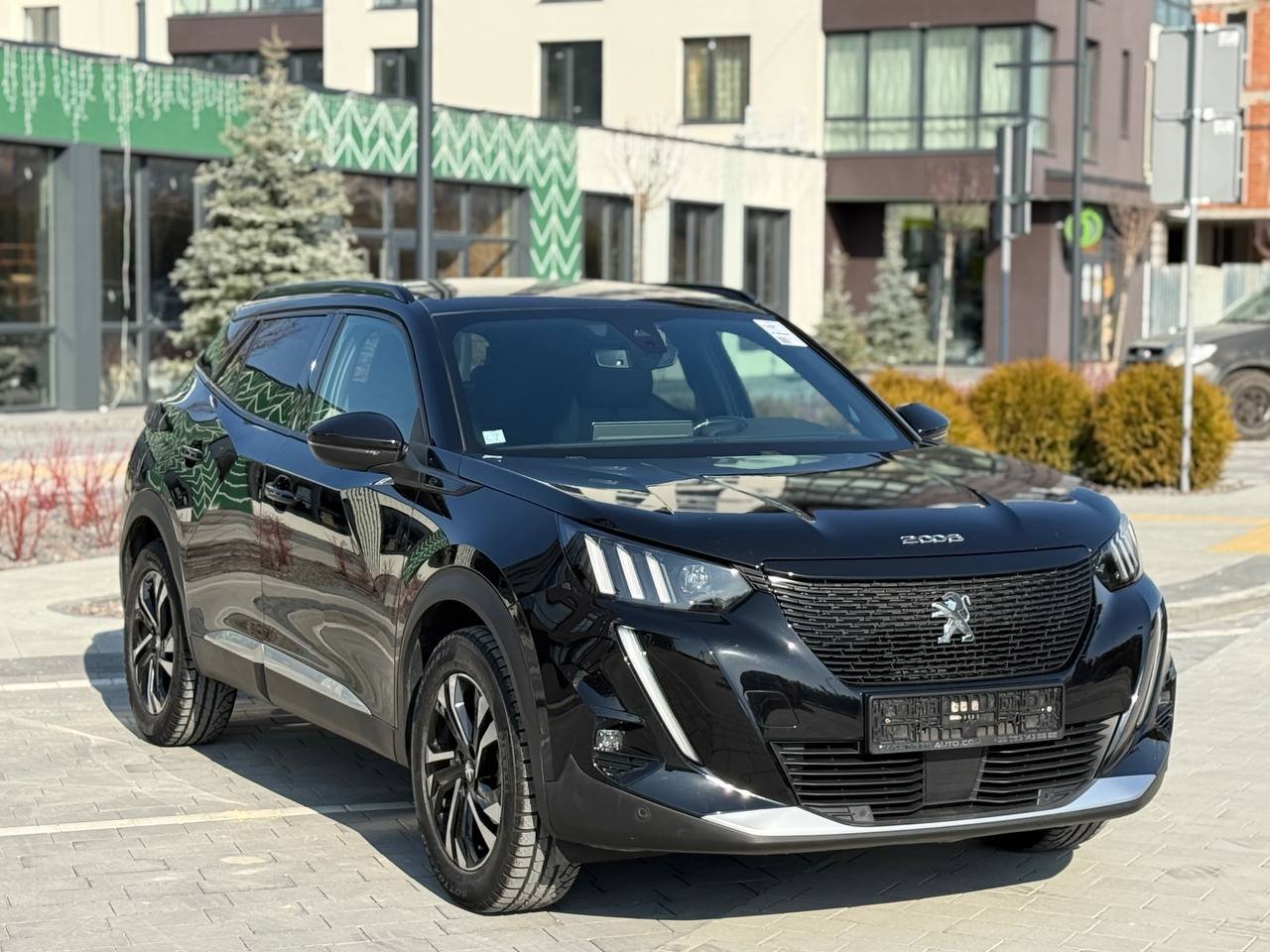 Фото - Peugeot e-2008 #3