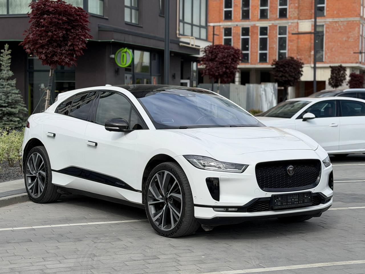 Фото - Jaguar I-Pace #3