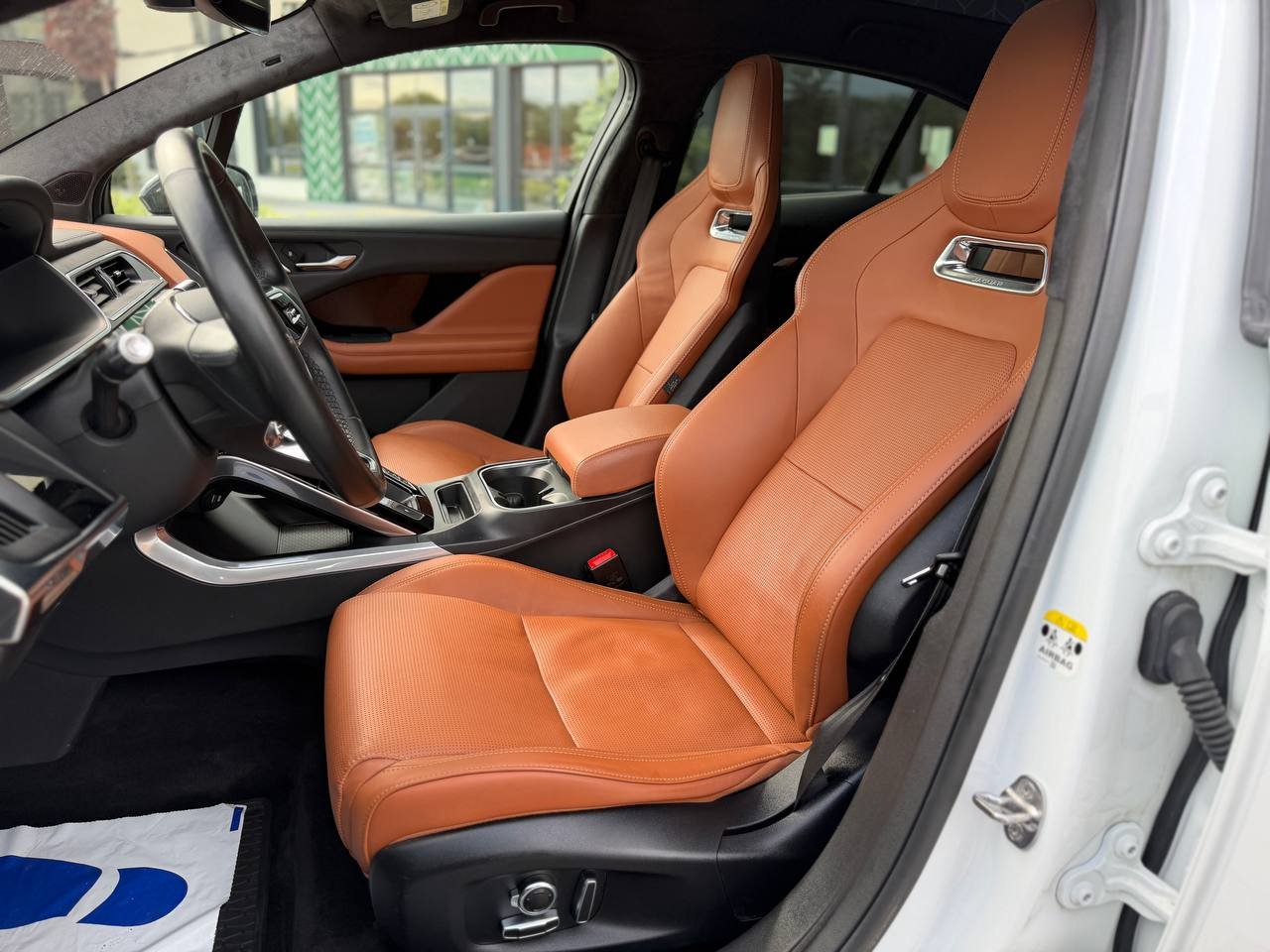 Фото - Jaguar I-Pace #8