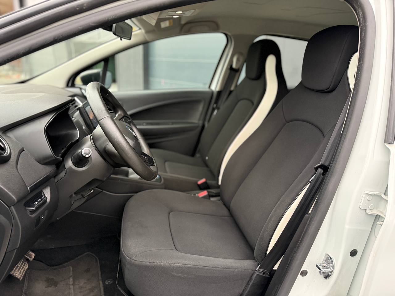 Фото - Renault ZOE #8