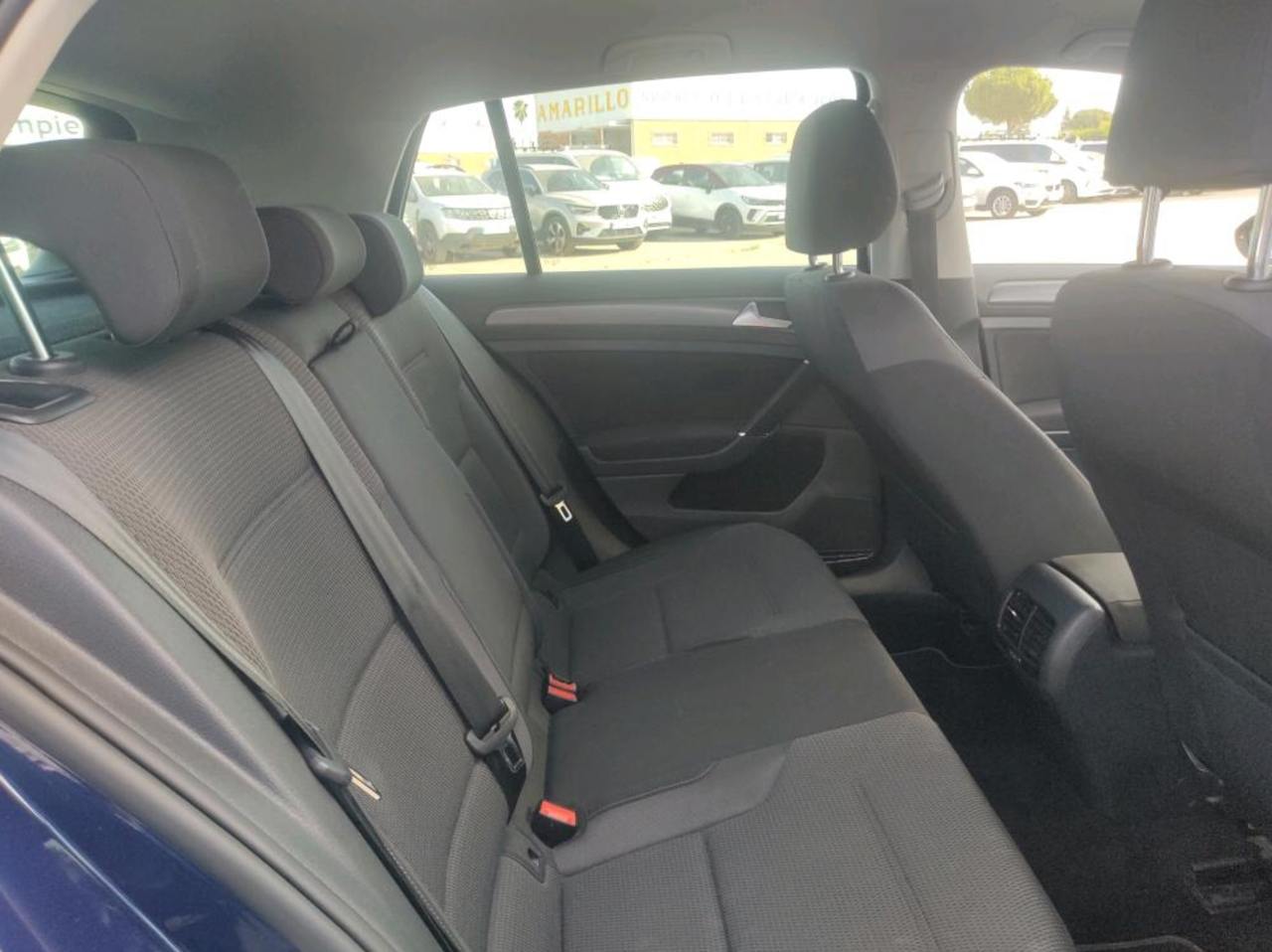 Фото - Volkswagen E-Golf #3