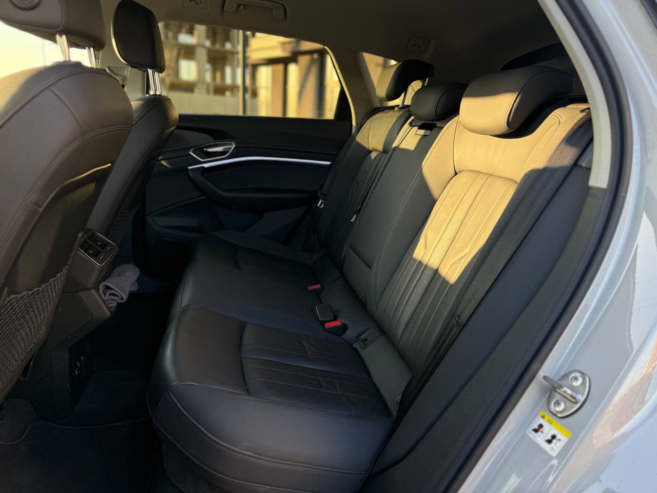 Фото - Audi E-tron #9