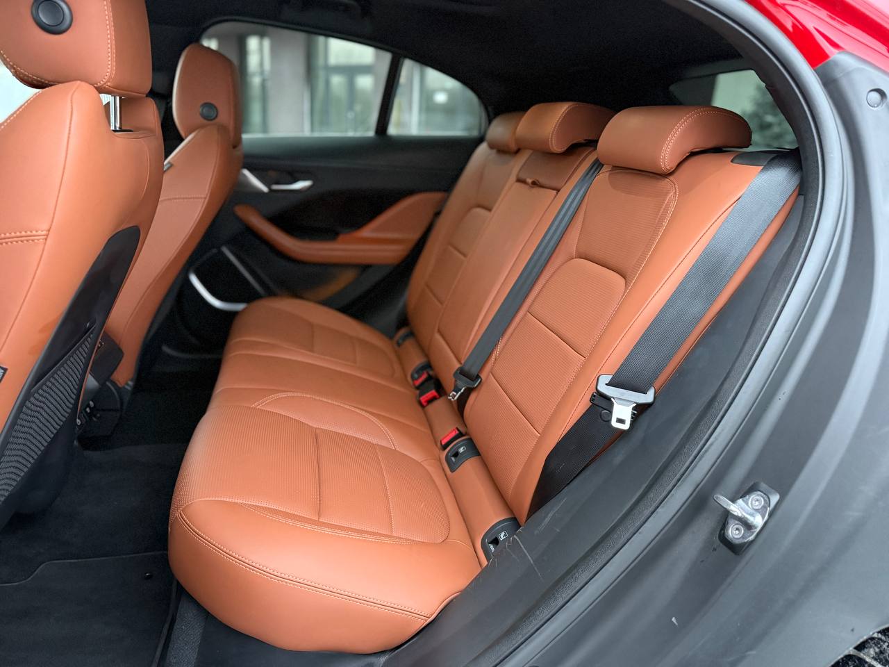 Фото - Jaguar I-Pace #8