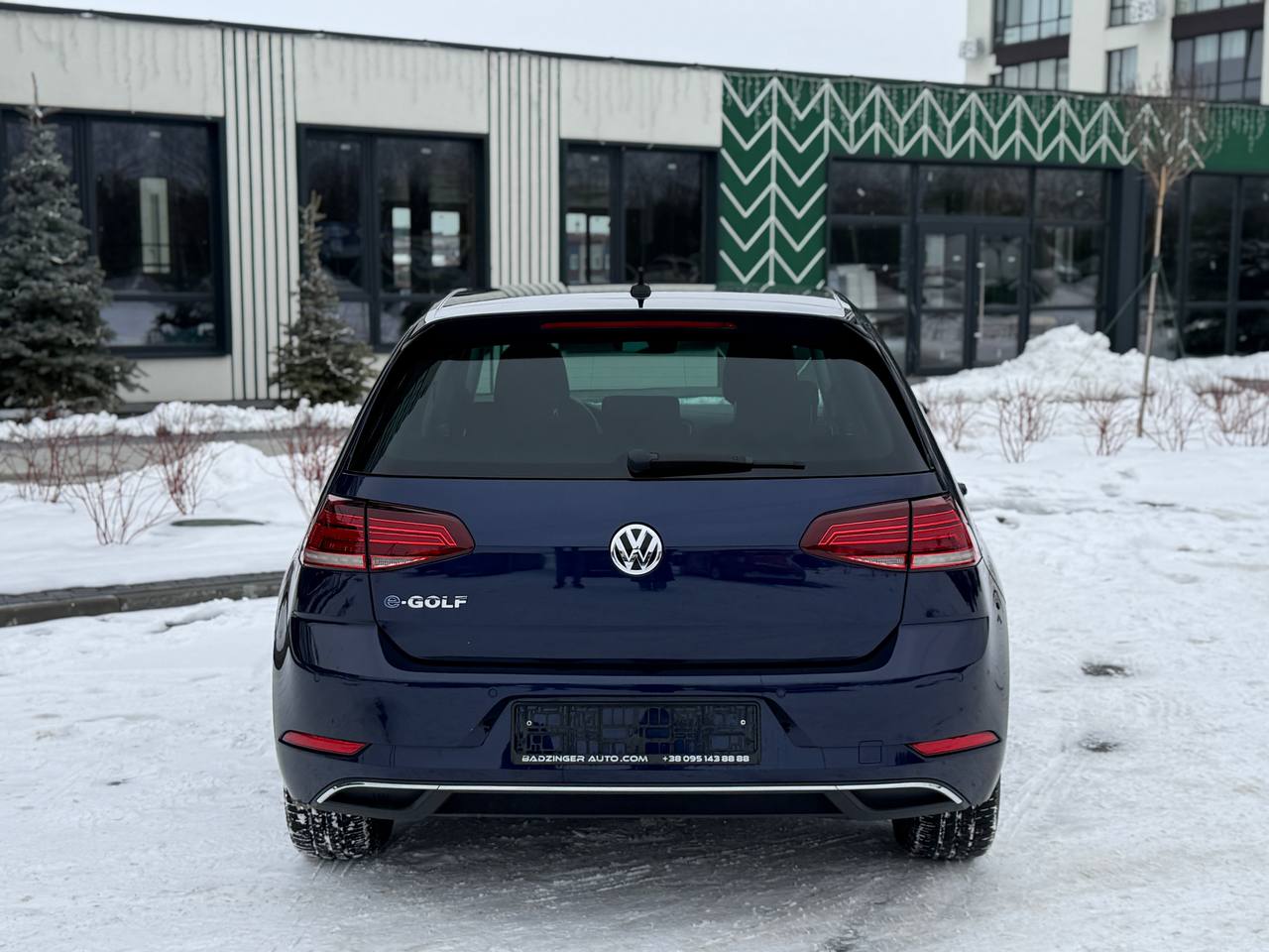 Фото - Volkswagen E-Golf #5
