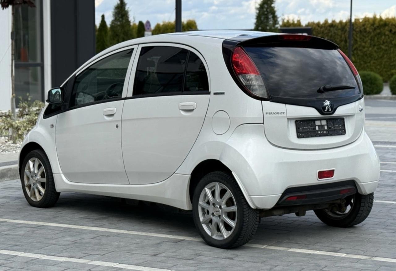 Фото - Peugeot Ion #7
