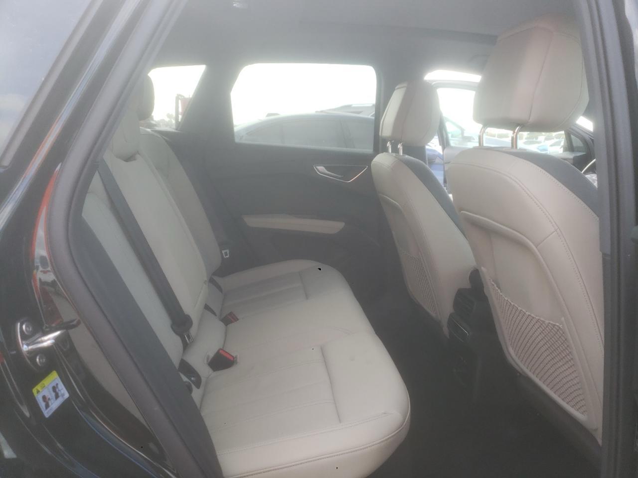 Фото - Audi Q4 e-tron #10