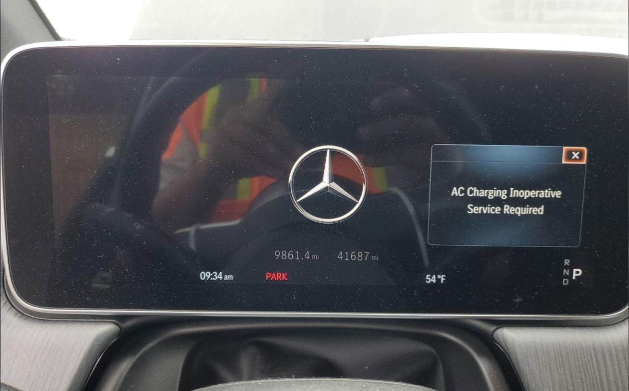 Фото - Mercedes-Benz EQE SUV #7