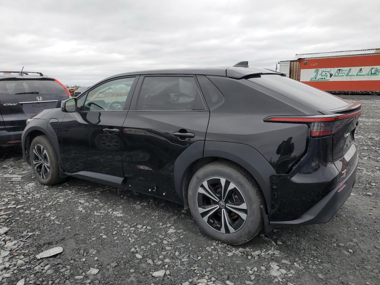 Фото - Toyota bZ4X #3