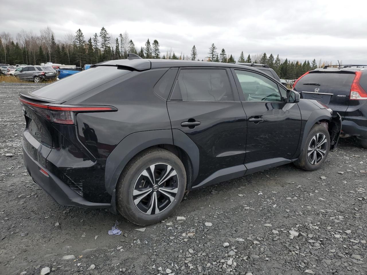 Фото - Toyota bZ4X #5