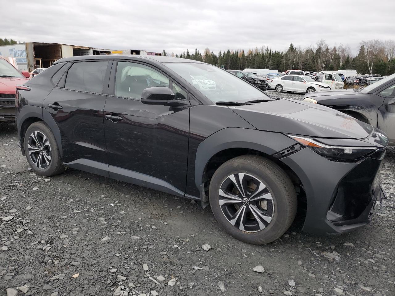 Фото - Toyota bZ4X #2