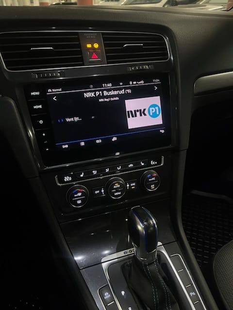 Фото - Volkswagen E-Golf #8