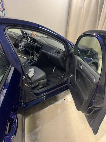 Фото - Volkswagen E-Golf #9