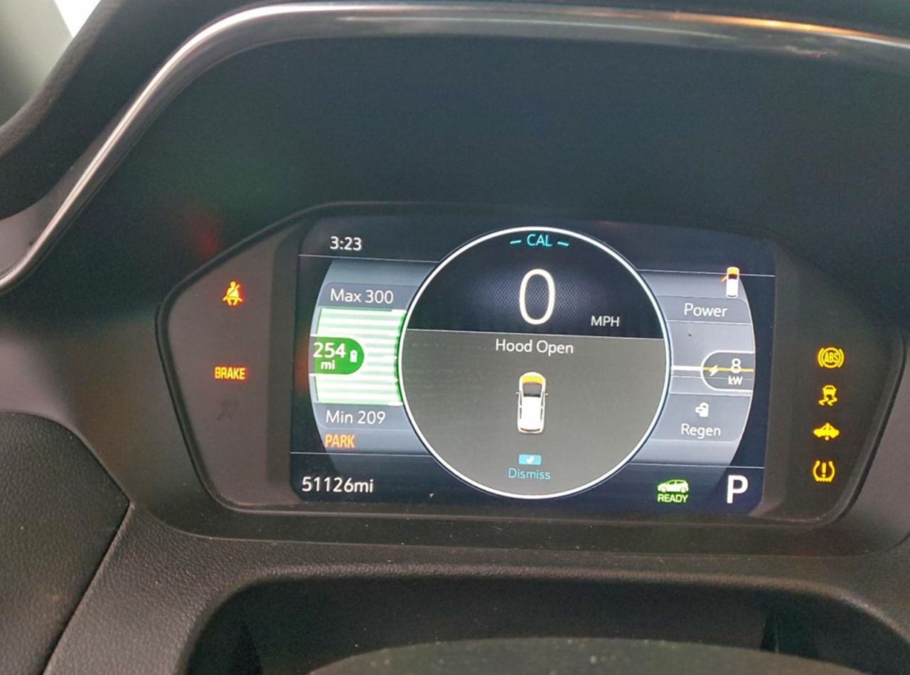 Фото - Chevrolet Bolt Ev #8