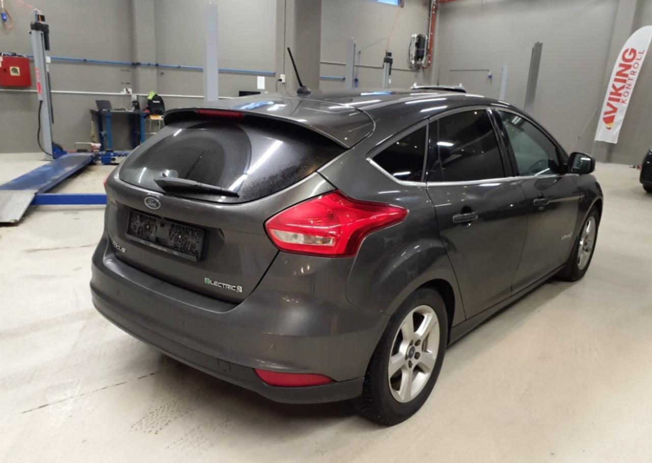 Фото - Ford Focus #4