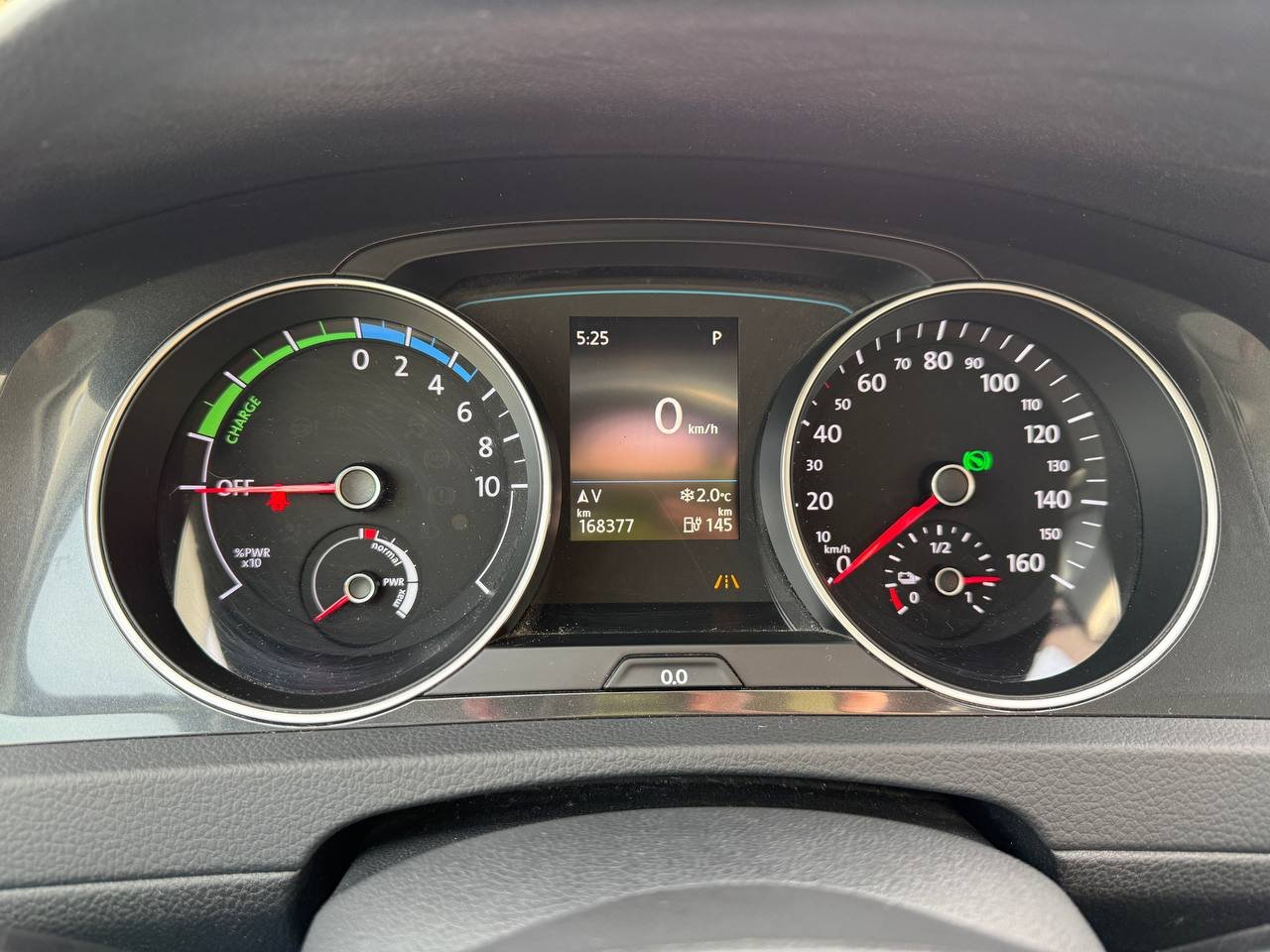 Фото - Volkswagen E-Golf #10