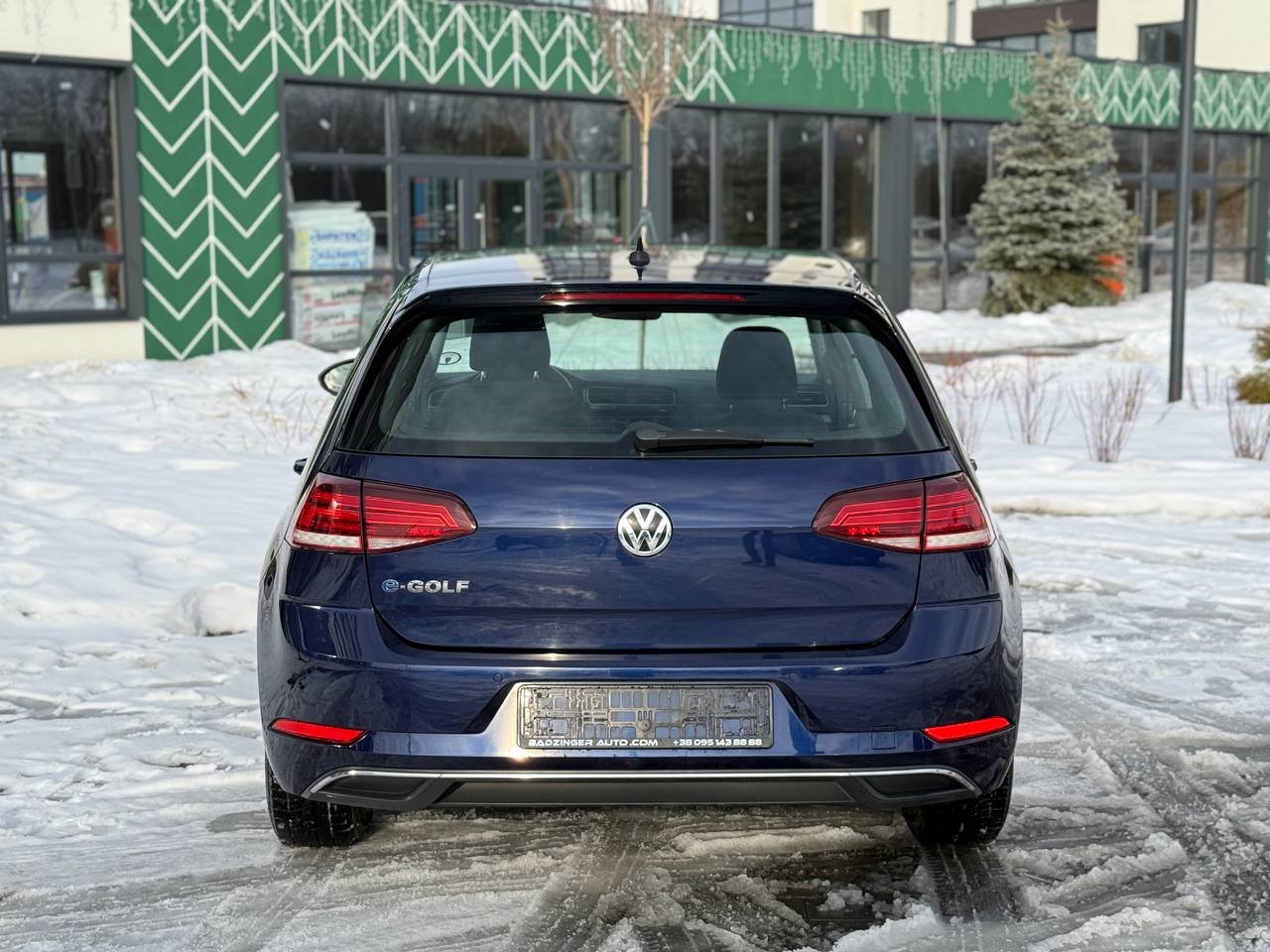 Фото - Volkswagen E-Golf #5