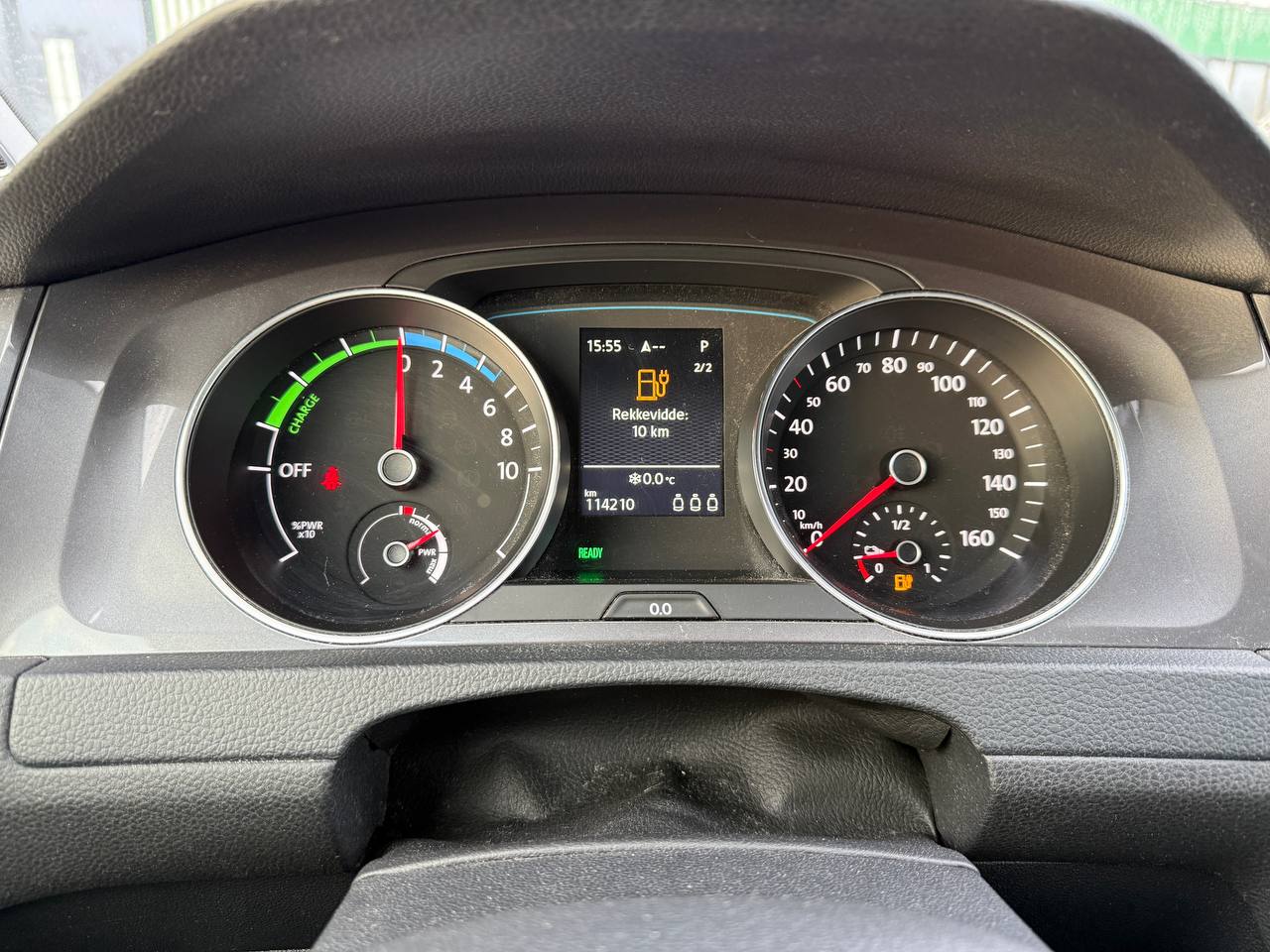 Фото - Volkswagen E-Golf #6