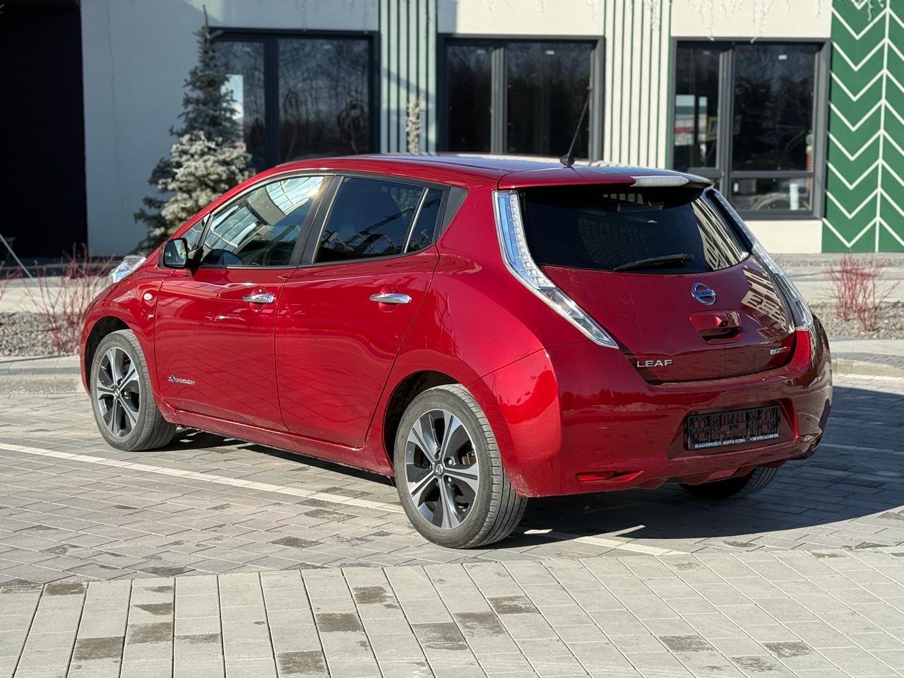 Фото - Nissan Leaf #4