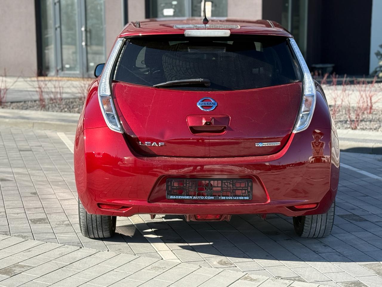 Фото - Nissan Leaf #9