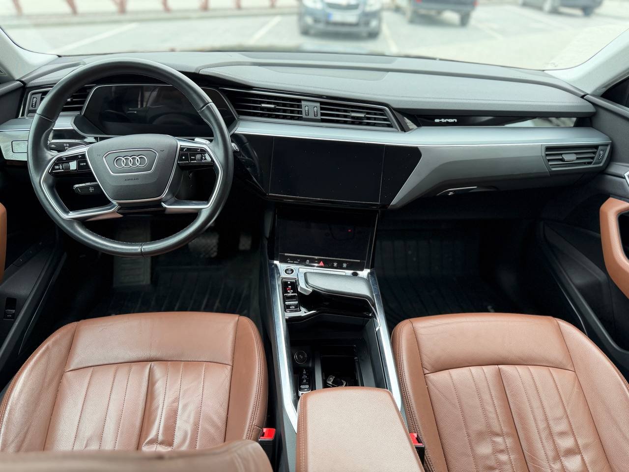 Фото - Audi E-tron #12