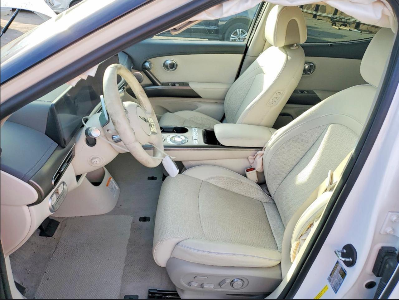 Фото - Genesis GV60 #9